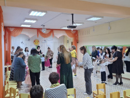 Весенние утренники Весенние утренники.